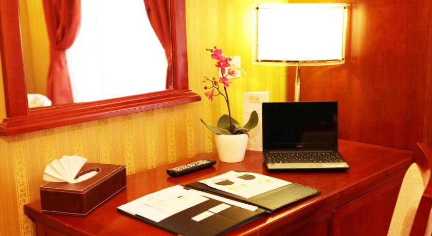 Image of Triple Room 12