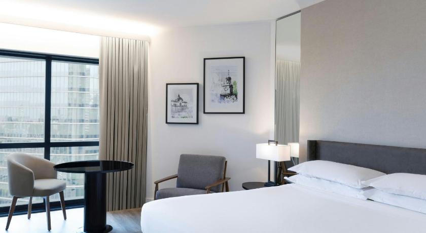 Image of Superior King Room, Guest room, 1 King, Pool access 3