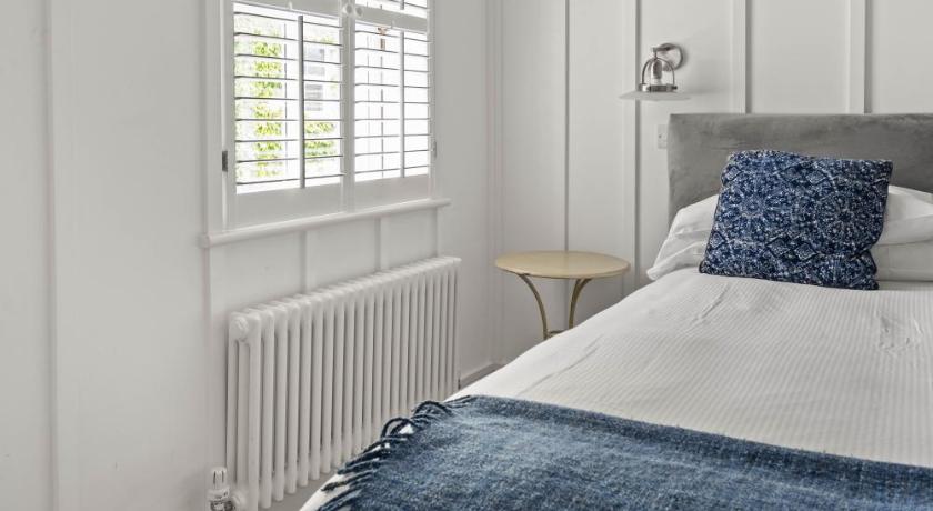 Image of Deluxe Double Room 6