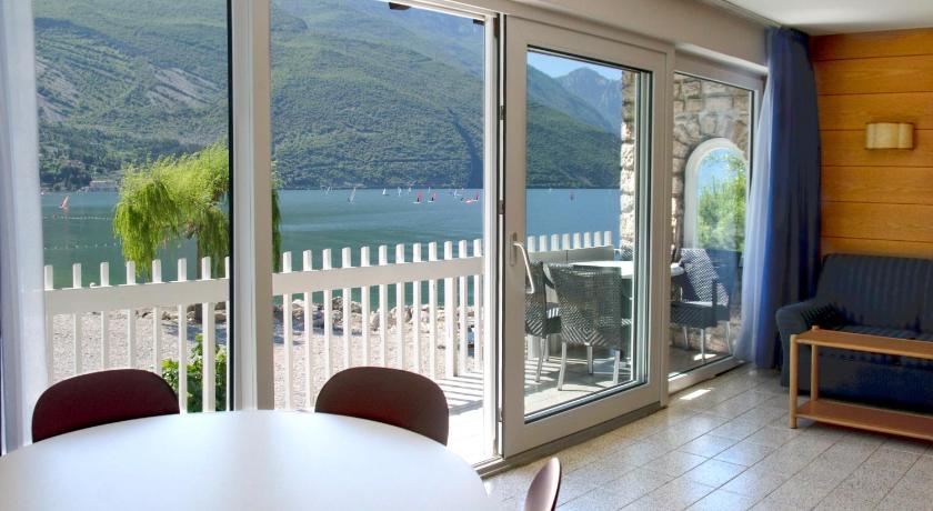 Casa Toblini al Lago on the beach photo