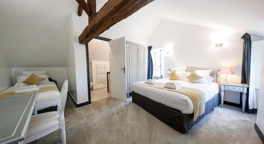 Image of Superior Triple Room 0