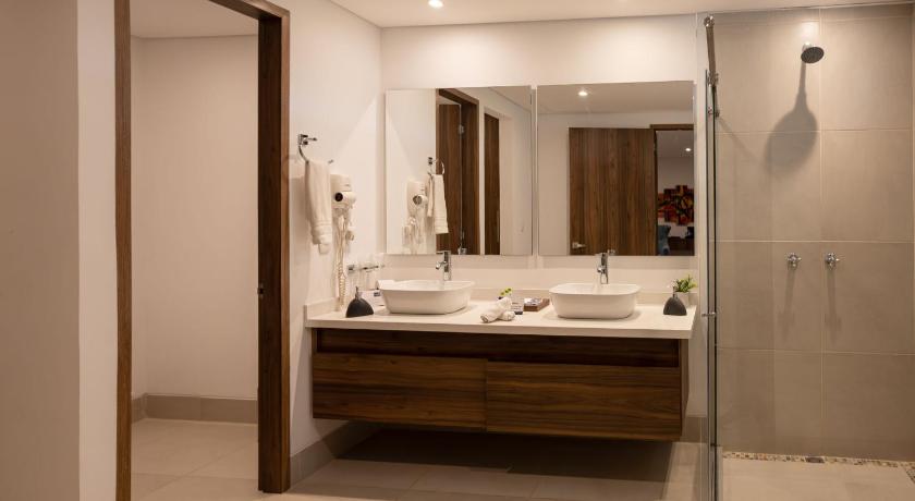 Image of Executive Suite 4