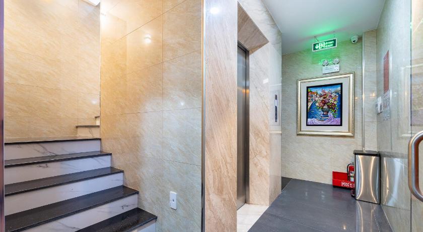 Ho Chi Minh City Golden Lunar Hotel - Bui Vien Walking Street  2-Star Hotel suite