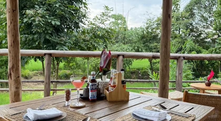 チェンライ Tantawan Tented camp 5つ星 ゲストハウス レストラン