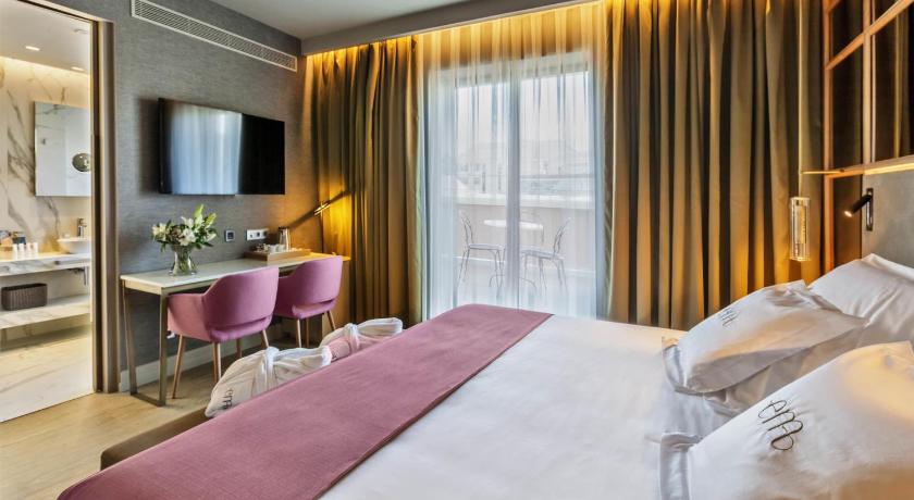 Image of Premium with Balcony 8