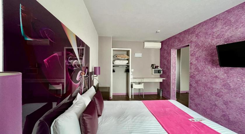 Image of Family Room 0