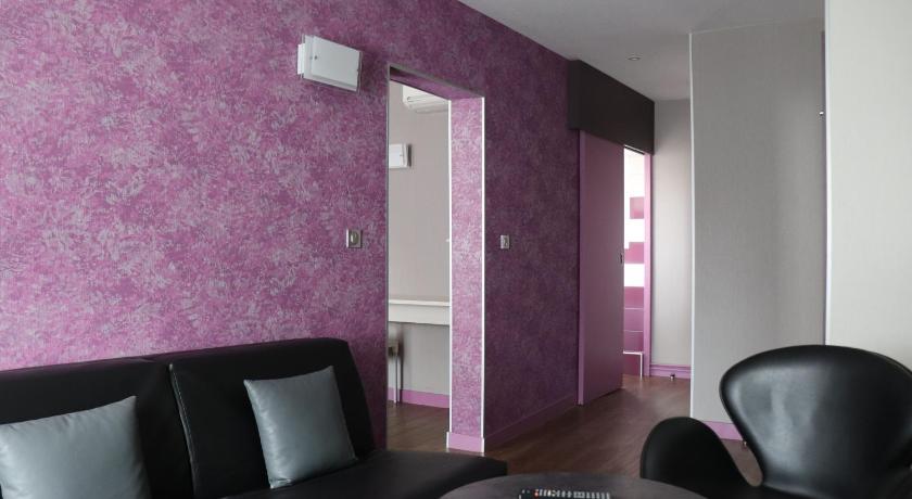 Image of Family Room 9