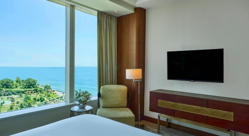 Image of Regency King Suite with Sea View - Club Access 4