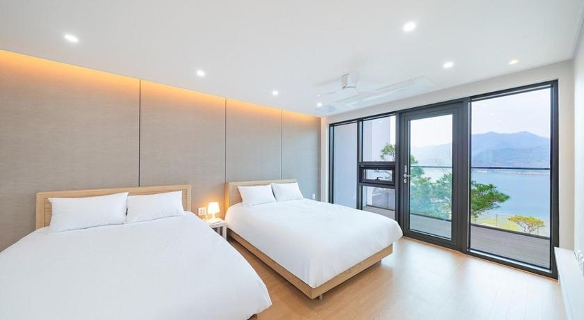 堤川 Jecheon The Shine Cheongpung 3星级 民宿 套房