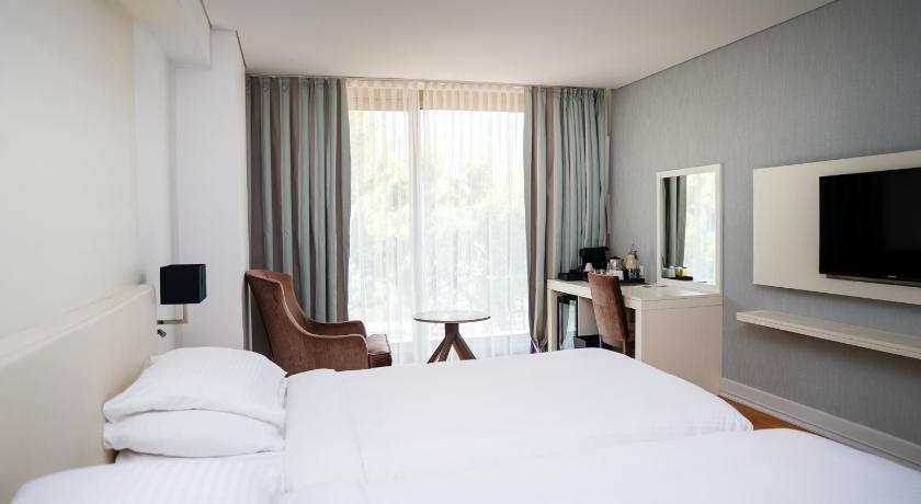 Image of Classic Room 6