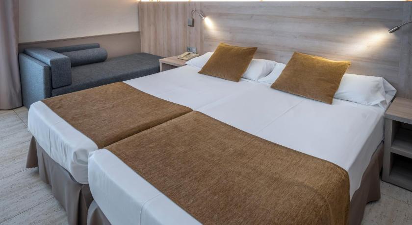 Háromágyas szoba (3 felnőtt részére) (Triple Room (3 Adults)) fotója 12