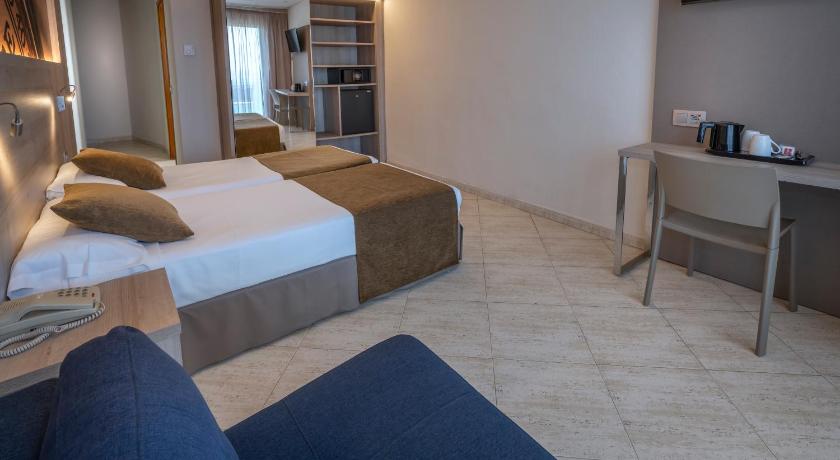 Háromágyas szoba (3 felnőtt részére) (Triple Room (3 Adults)) fotója 15