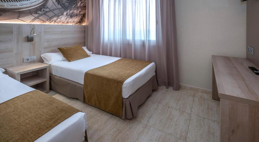 Szoba kétszemélyes ággyal vagy 2 külön ággyal (Double or Twin Room) fotója 15