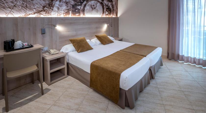 รูปของห้องเตียงใหญ่หรือเตียงแฝด (Double or Twin Room) 7