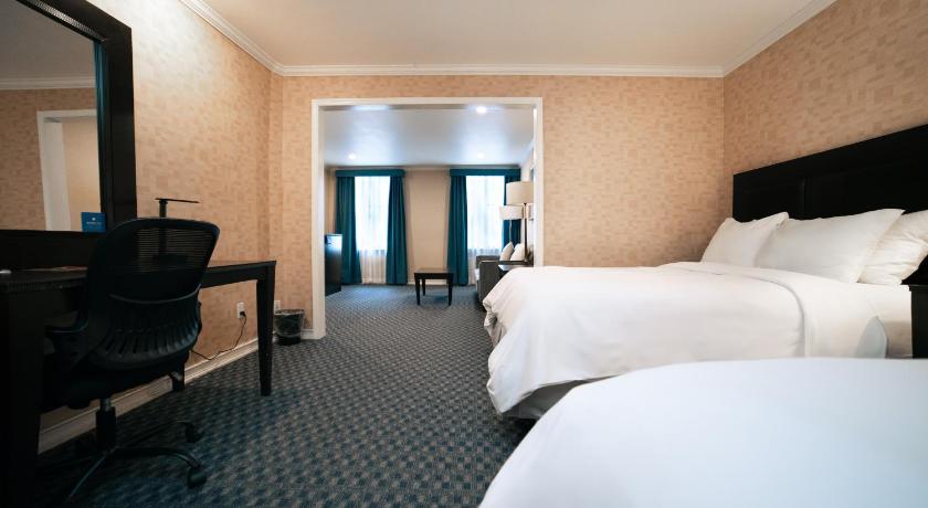 Image of City View - Accessible - 2 Queen Beds Suite 0