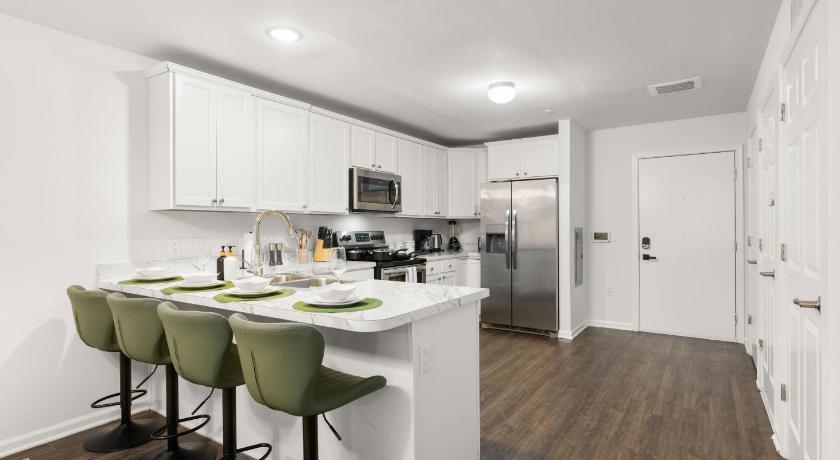 Newark (NJ) Traveler Haven XL NYC & NWK with free parking 4-Star Accommodation lobby