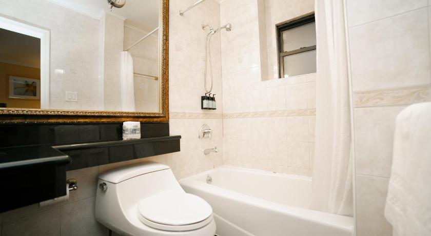 Image of 1 Queen Bed 2