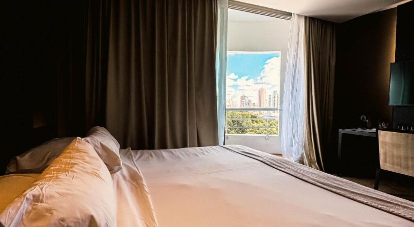 Image of Suite with  View 3