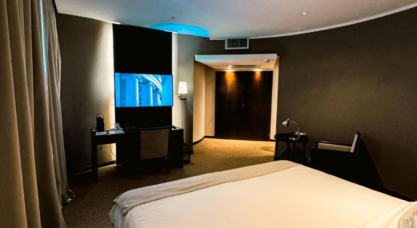 Image of Suite with  View 4