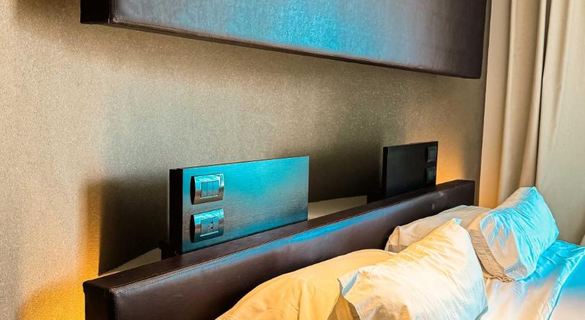 Image of Suite with  View 11