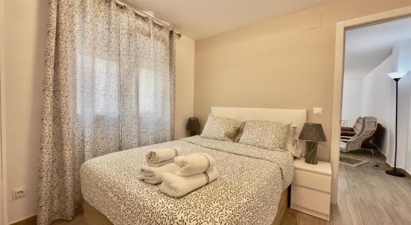BAJ - Renovated Apartments on Bajondillo Seafront - Quiet Pedestrian Street, AC
