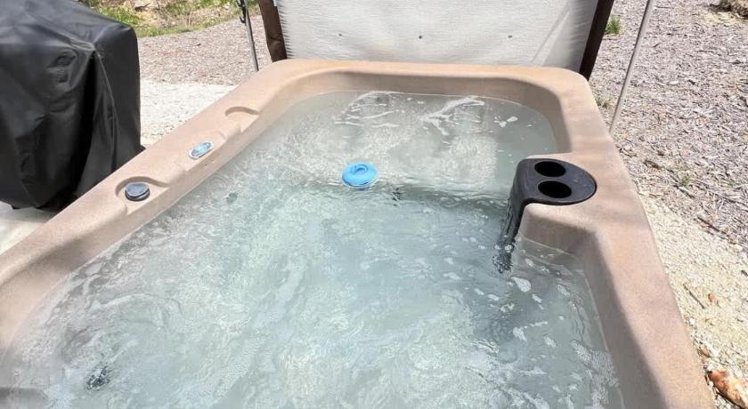 峡谷湖 (TX) Gentry- Luxury Yurt-Cabin - Family Glamping Canyon Lake w Private Hot Tub 3星级 住宿 泳池