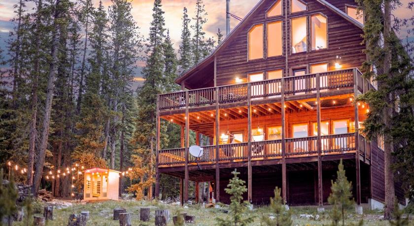 アルマ (CO) Whispering Pine Chalet - HotTub, Sauna, StargazingNet 4つ星 宿泊施設 客室
