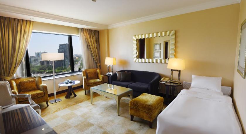 Image of Family Room 7