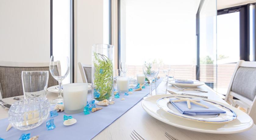 沖縄本島 白の楽園 Villa Blanc F 3つ星 シングルルーム ロビー