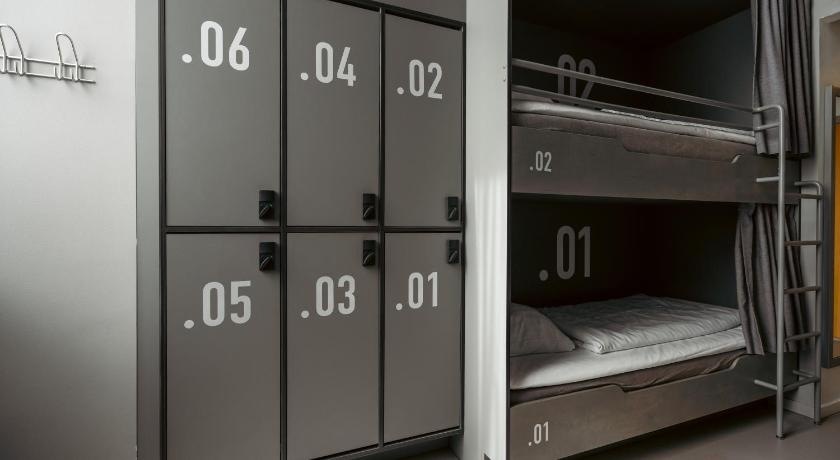 Image of Private 6-Bunk Bed Room 1