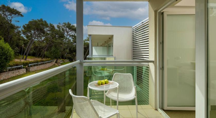 Image of Standard Twin Room with Balcony 1