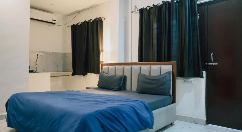Standard - 1 Double Bed with Balcony