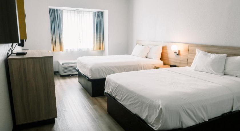 Image of 2 Queen Beds Accessible Room Non-Smoking 3