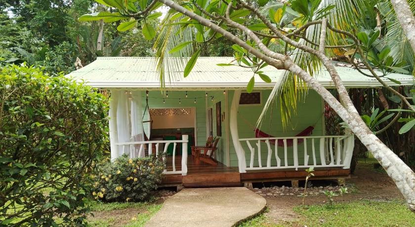 Image of Superior Bungalow 9