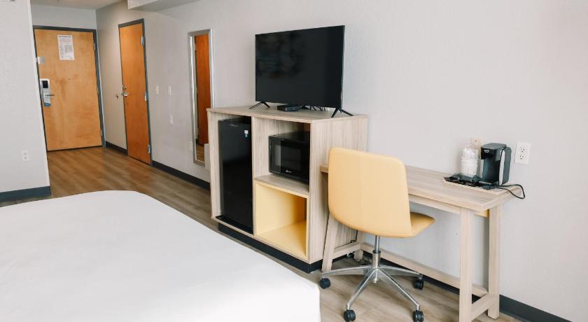 Image of 1 Queen Bed, Accessible Studio Suite, Non-Smoking 7