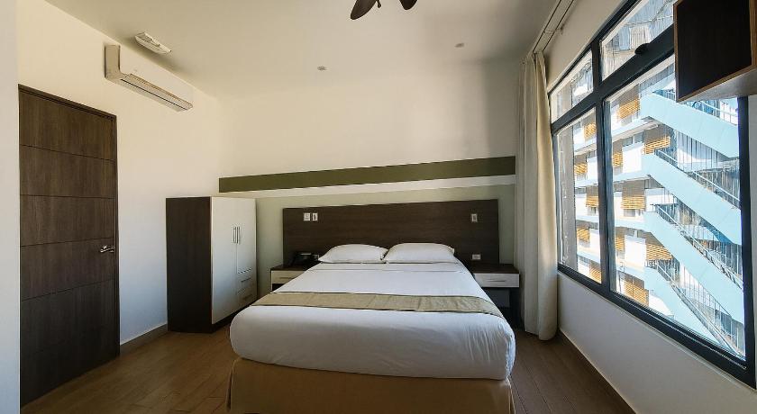Image of Deluxe Room with City View 0