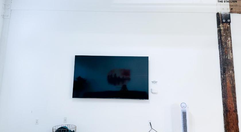 孟菲斯 (田纳西州) The Stallion #101 - 1BD Modern Loft with Private Patio - Walk to various attractions 4星级 单人房 大堂