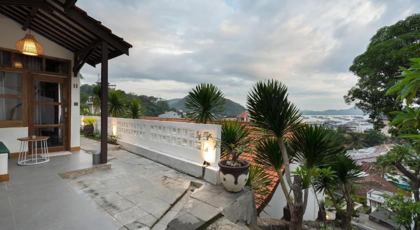 Foto Sea View Deluxe Room with Balcony 14