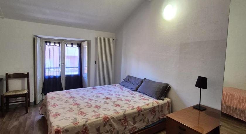 Appartamento completo o Camere private, Lecco Centro vicino alla stazione e al lago