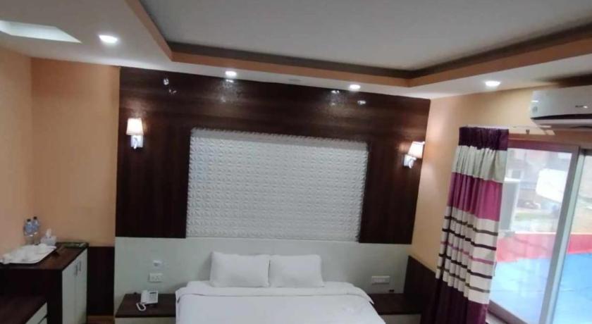Image of Deluxe Suite 1