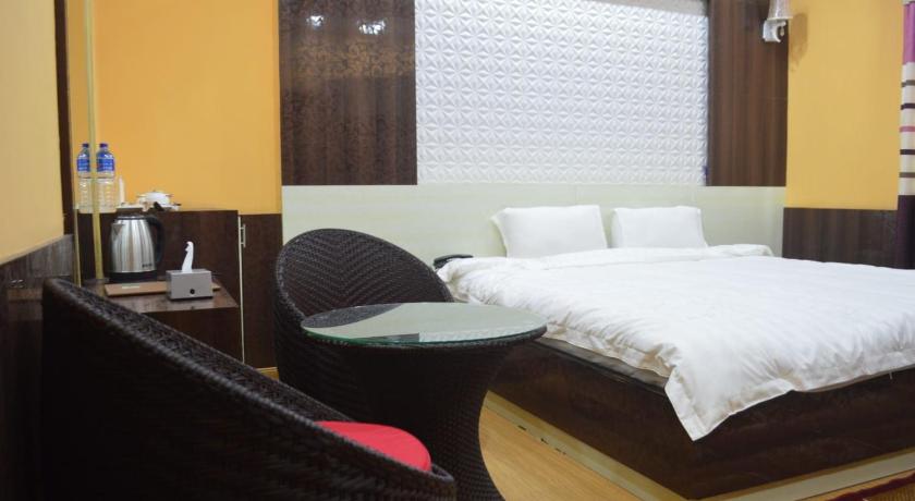 Image of Deluxe Suite 9