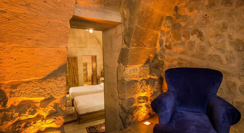 Caldera Cave Hotel