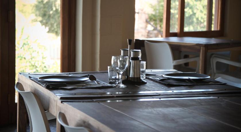 Sweet Thorn Retreat Airport Lodge photo