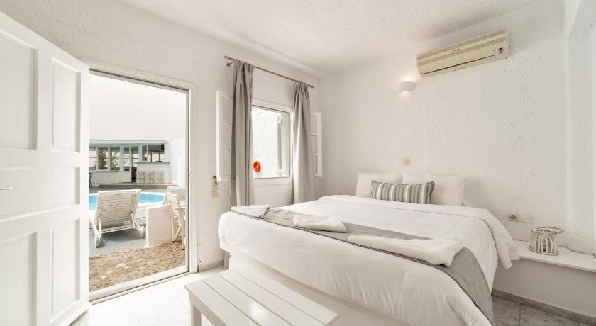 Artemis Suites Hotel photo