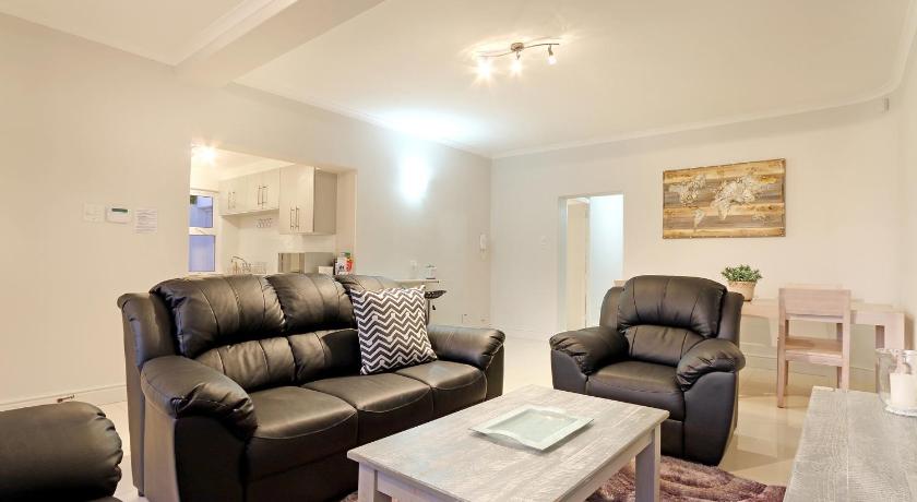 Camps Bay Beach Apartment - image 12