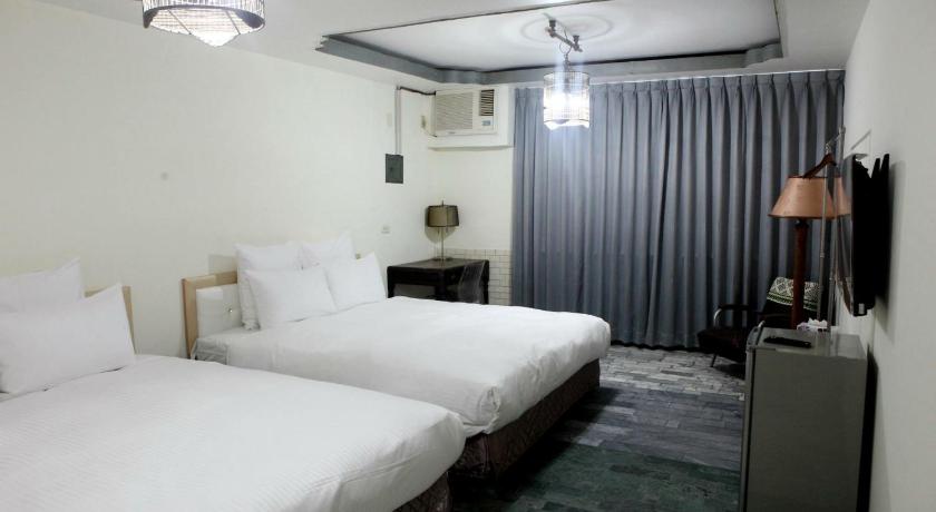 Image of Family Room 0