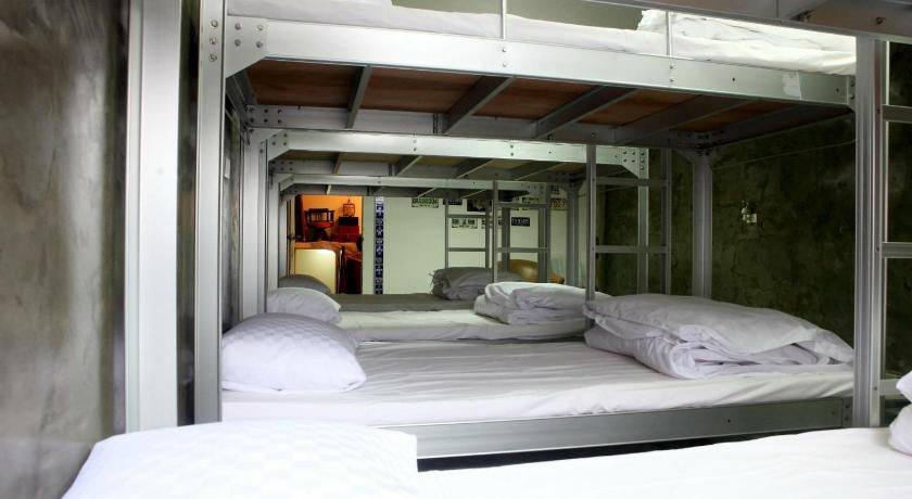Image of Bed in 8-Bed Mixed Dormitory Room 0