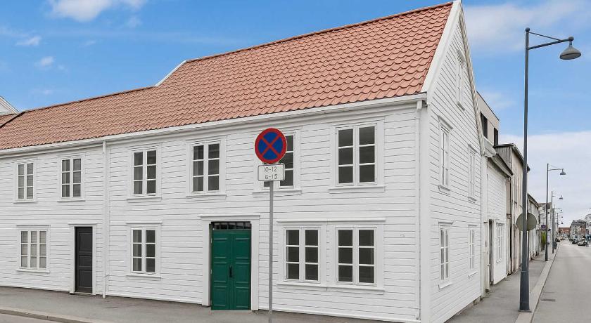 Renovated 2025 - AC & terrace - Historic building