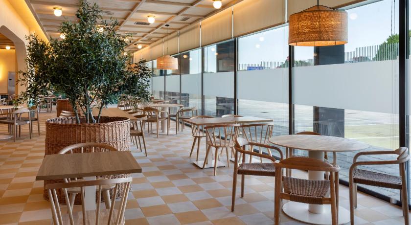 塞维利亚 B&B HOTEL Sevilla Bormujos 2星级 酒店 大堂