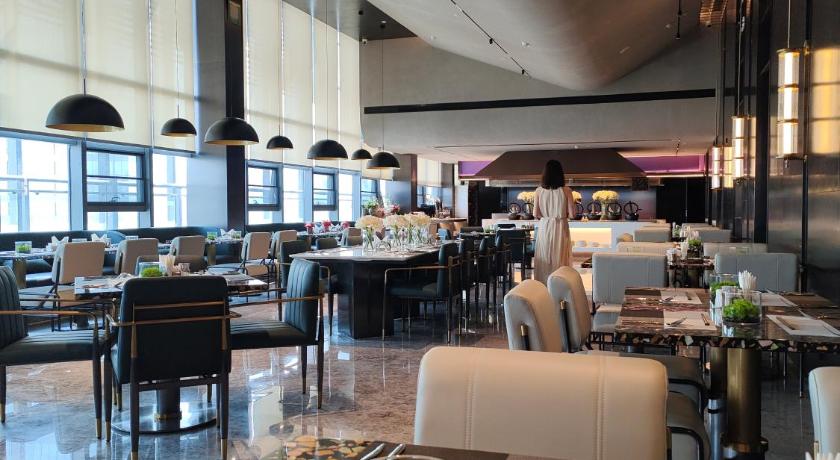 Novotel Kunming City Center - image 20